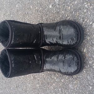 UGG Women's Black Boots S/N 3161 Size 7